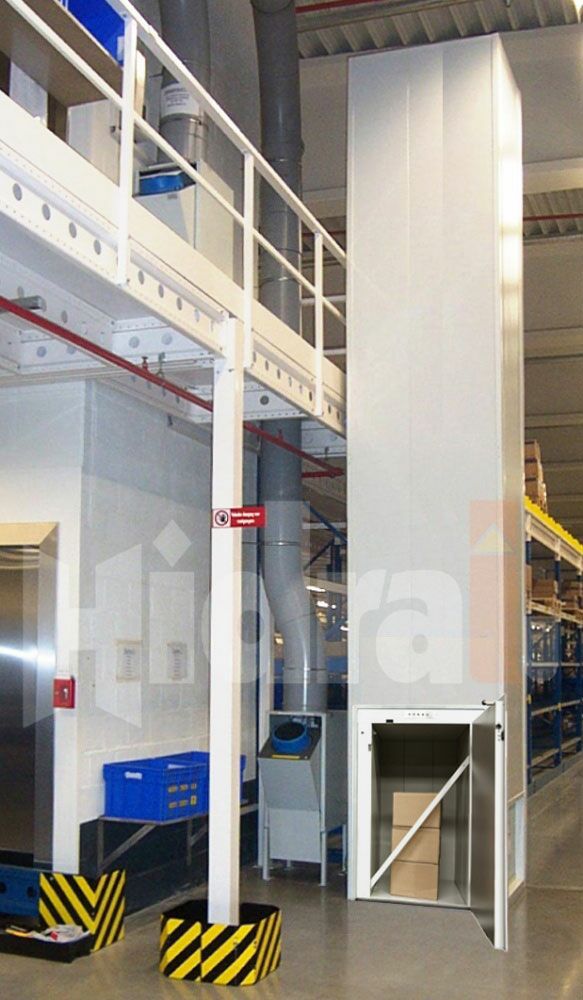 lagerhiss, Vertikala hisslösningar. lyftbord inom produktion och logistik